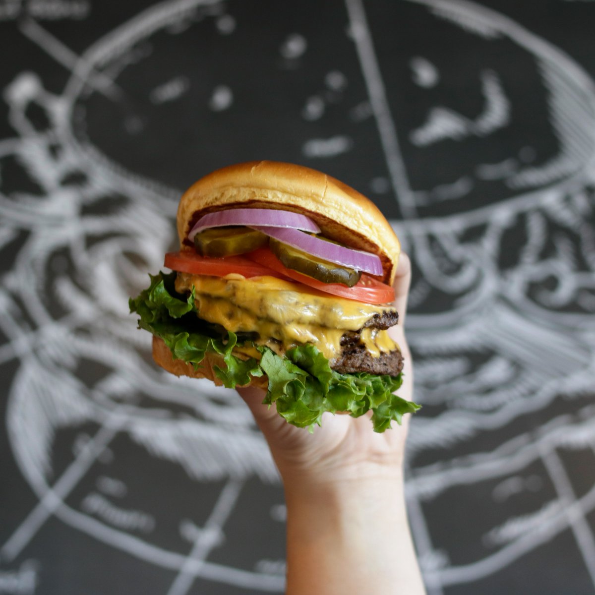 Cheeseburger Bobby's tweet media