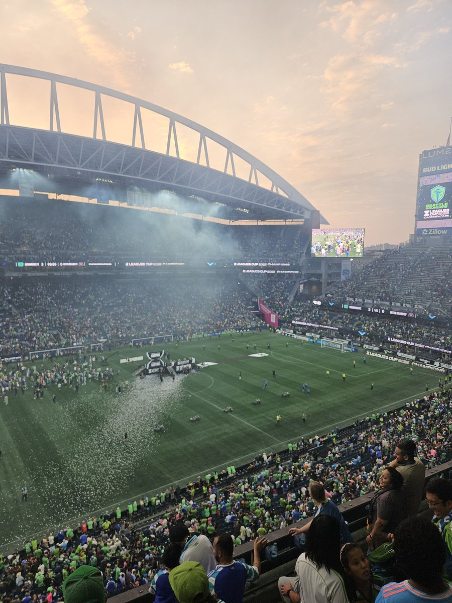 Max 🔱⚓ tweet media