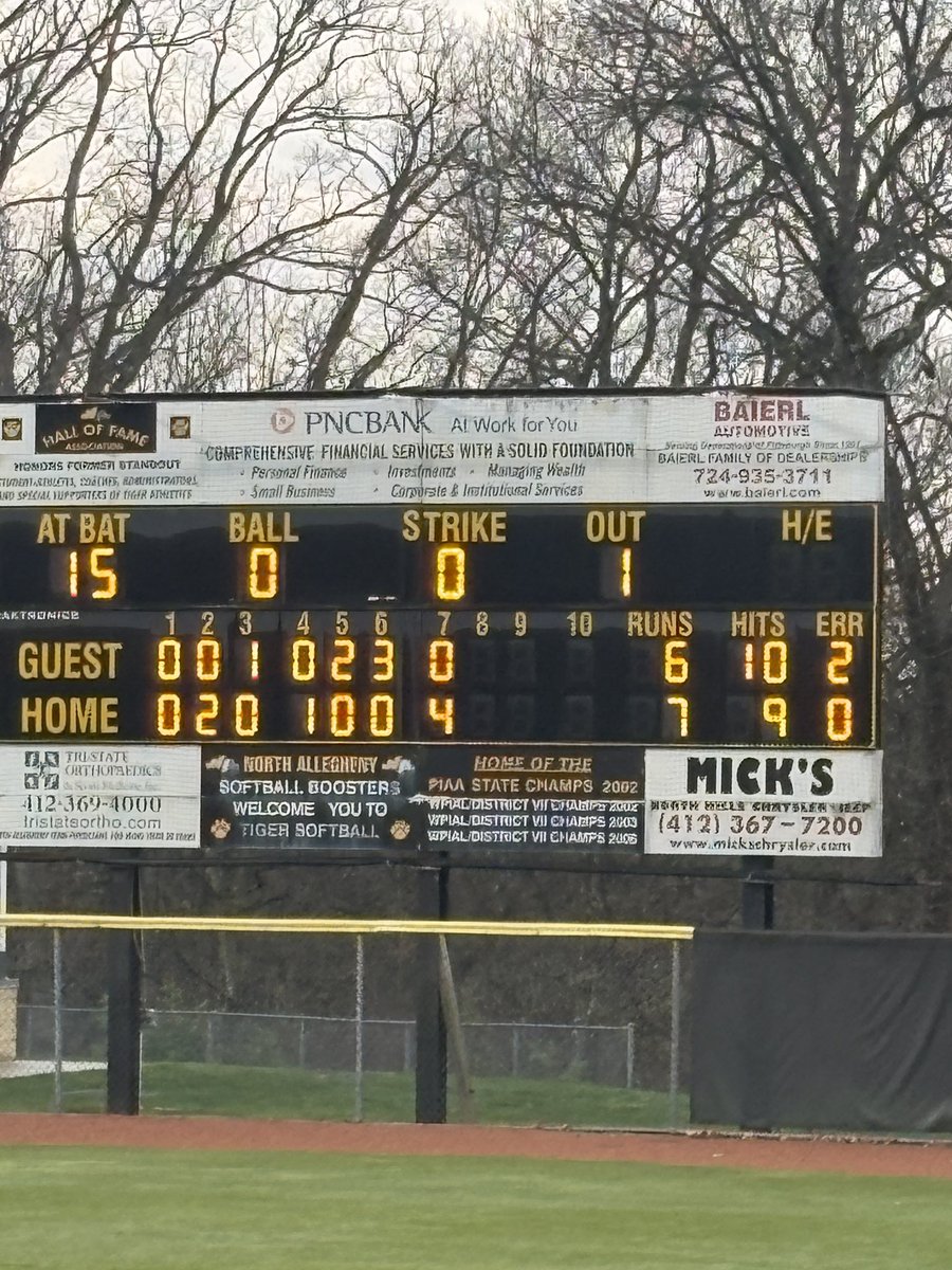 BlakeHornyak29's tweet image. What a comeback in the rain!!⛈️ against Canon Mac

Back to back NA Tiger 🥎 wins! 🐅

Let’s go! 🖤💛🖤💛 Bri M with the 💣 Twila G with the walkoff

I was 2 - 3 at the plate with a stolen base, sacrifice bunt, and scored once. 4 putouts in RF #noflyzone #classof2029 #teamwork