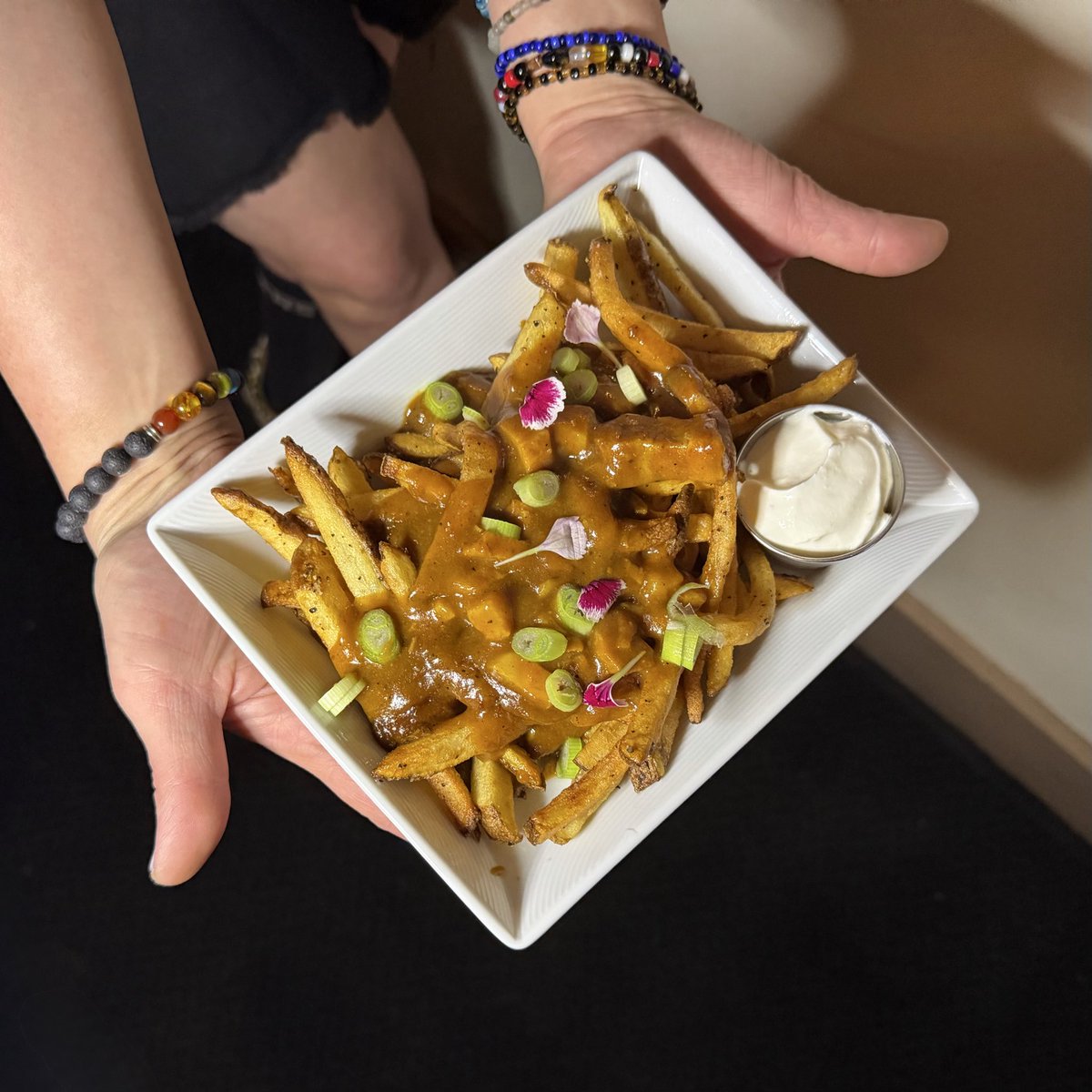 SuisGenerisNOLA's tweet image. Pork belly debris fries - slow braised pork belly &amp;amp; rich complex beef &amp;amp; pork gravy, w/ tiki farm rainforest chili pepper sour cream dipping sauce - Yeah you right! #fries #eaternola #porkbelly