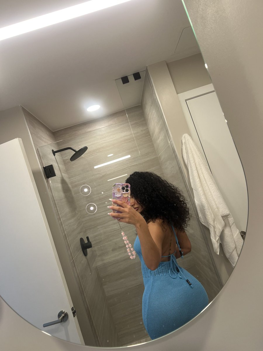👑 tweet media