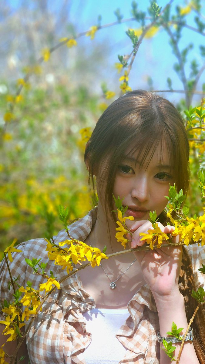 atthena25's tweet image. 260408 피프티 피프티 공식 위버스 #아테나 포스트

벛꽃 보러갔엉~ 예쁘지?

#FIFTYFIFTY #ATHENA #피프티피프티 #아테나