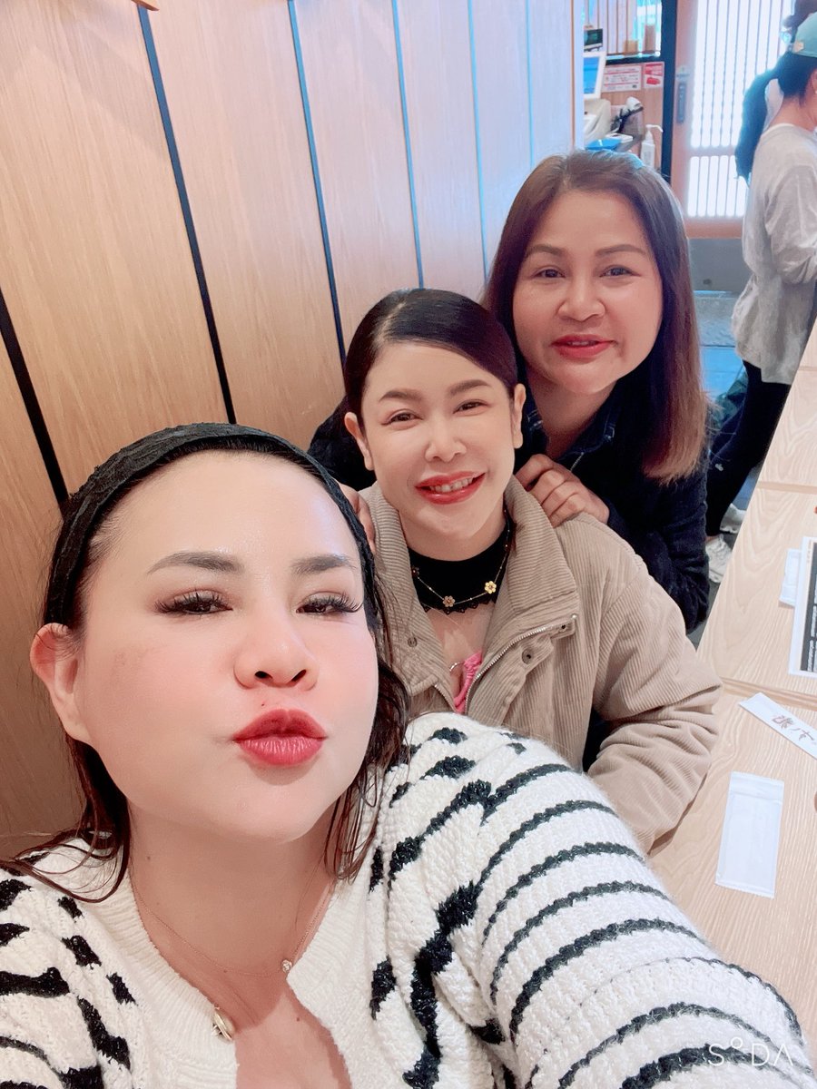 JeerananSiriph1's tweet image. ไว้เจอกันใหม่นะจ๊ะ สาวๆ ขอบคุณที่มาเที่ยวหากันนะจ๊ะ 😘❤️❤️❤️💋