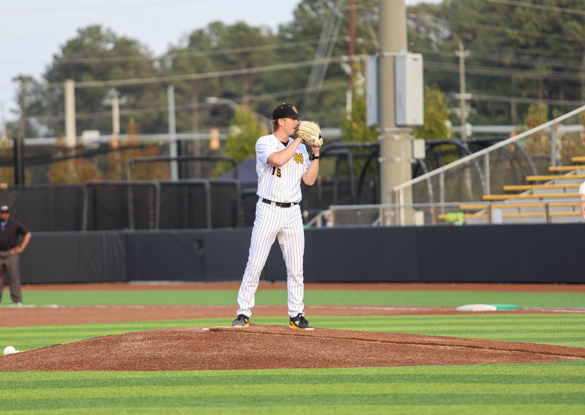 KSUOwlsBSB's tweet photo. Give it up for @mcmullen_cooper 👏

6.0 IP, 5 H, 1 R, 1 BB, 2 K

Second-career Quality Start for the ACE ♠️

#BeDifferent | #HootyHoo