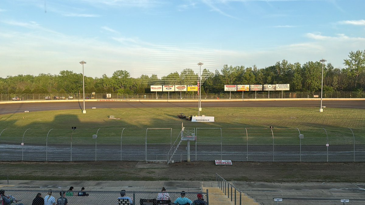 SouthernSSFS's tweet image. HERE AT #TheMag for Preliminary action for the Southern Dirt Series Street Stocks presented by Kelley Trucking for the Golden Egg Spring Nationals! Catch the action LIVE on #CrateRacinUSA.TV