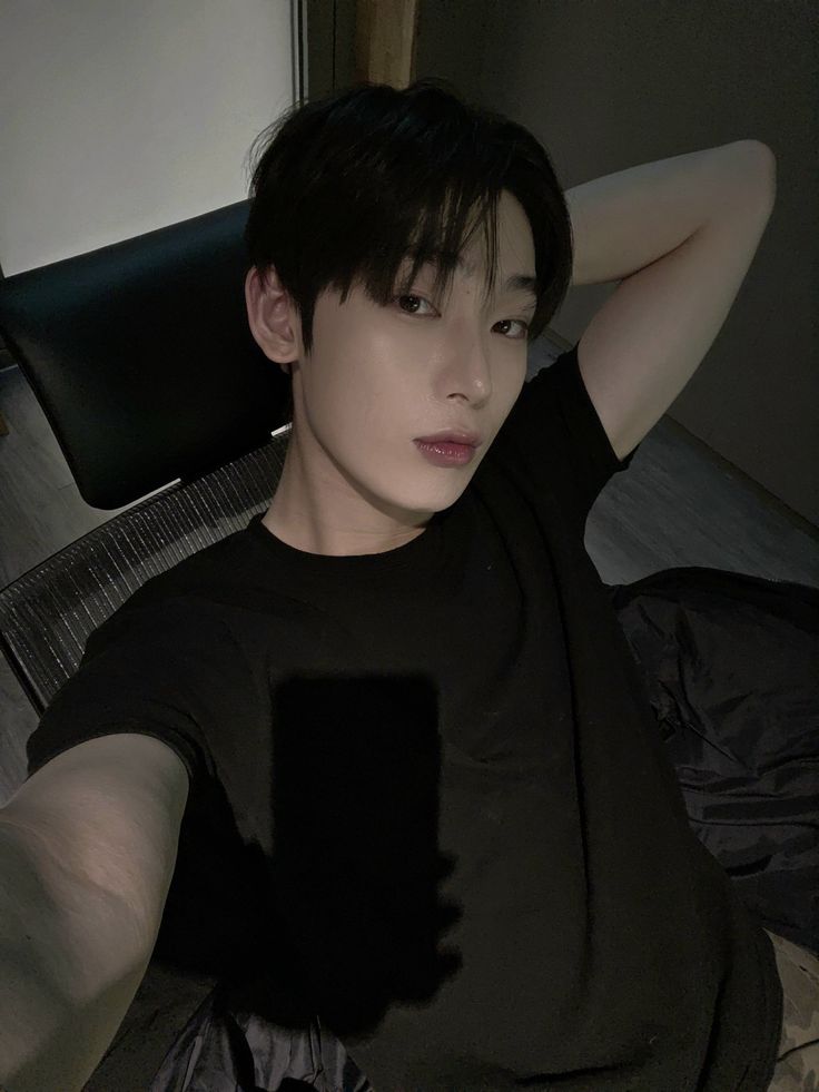 Llucy_Izx's tweet photo. —¿Qué look de Sunoo prefieren rubio o pelinegro?

rubio pero parece muy tierno  y pelinegro muy Hot 😻😻

#Go_Big_With_SevEn
#Engenes_Deserves_Clarity https://t.co/ksBWnZQ9Yy