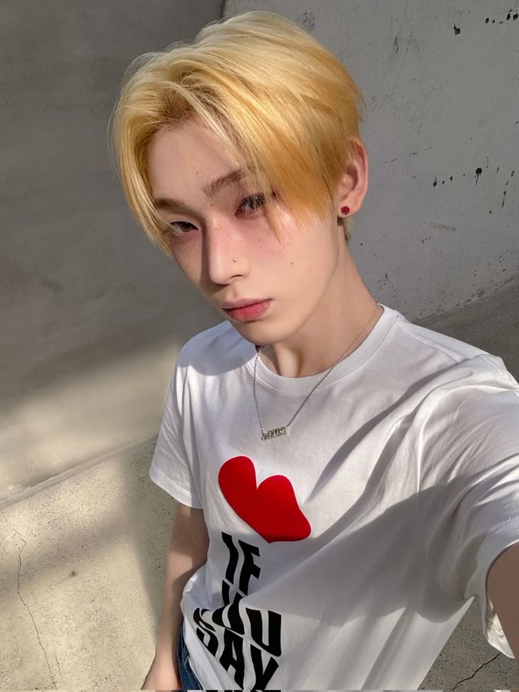 Llucy_Izx's tweet photo. —¿Qué look de Sunoo prefieren rubio o pelinegro?

rubio pero parece muy tierno  y pelinegro muy Hot 😻😻

#Go_Big_With_SevEn
#Engenes_Deserves_Clarity https://t.co/ksBWnZQ9Yy