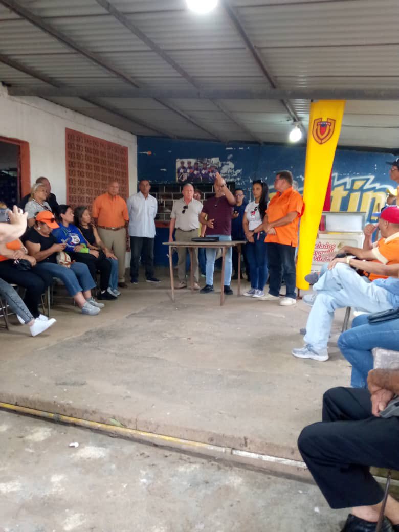 MonagasAD's tweet photo. Reinstalación del Frente Amplio Venezuela Libre Parroquia La Cruz, Municipio Maturín, seguimos juntos en Unidad trabajando por la Democracia en nuestro País. Democracia Y Libertad 

¡Siempre ADelante! https://t.co/oQQX9ecCIQ