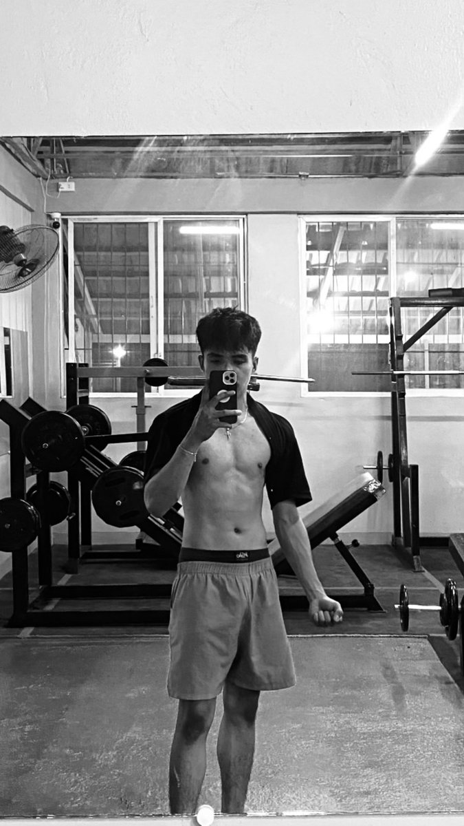 thev🕷️ tweet media