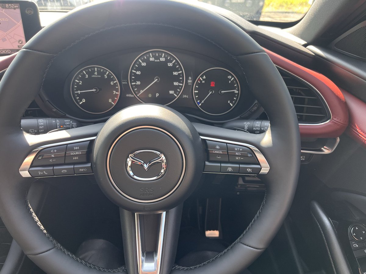 黒縁メガネ tweet media