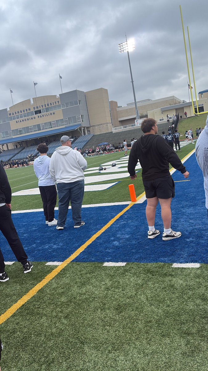 _BigKam_'s tweet photo. Thank you @RoppWeston and @IchabodFTBL for inviting me to the junior day! Loved the environment, Look forward to getting back up on campus!
@ChrisGomez54 
@LVFootballBoost https://t.co/JiLmJPV6dQ