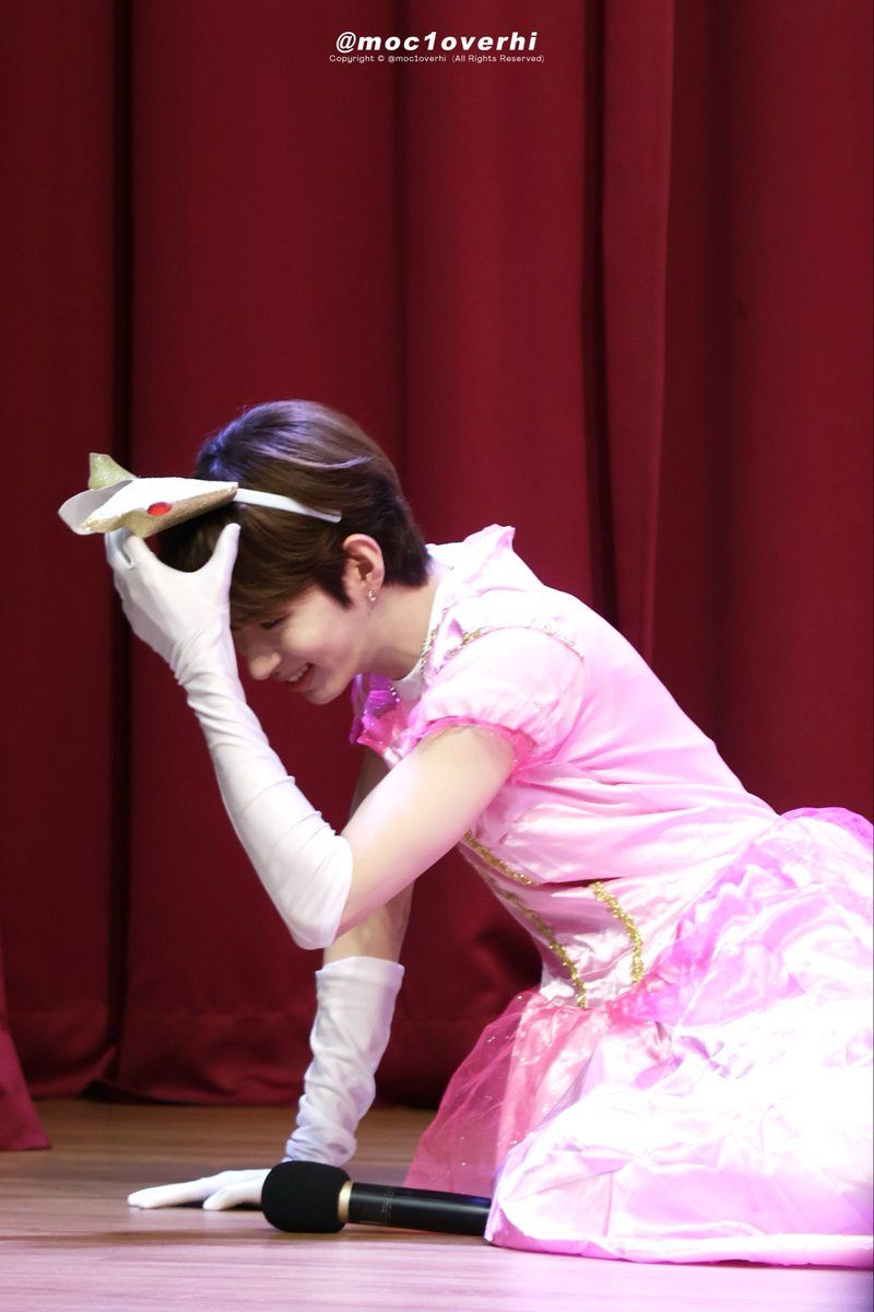 moc1overhi's tweet photo. 260405 대만 팬싸
프린세스🎀🎀
#튜넥스 #성준
#TUNEXX #SUNJUN https://t.co/wHmhyqmebK