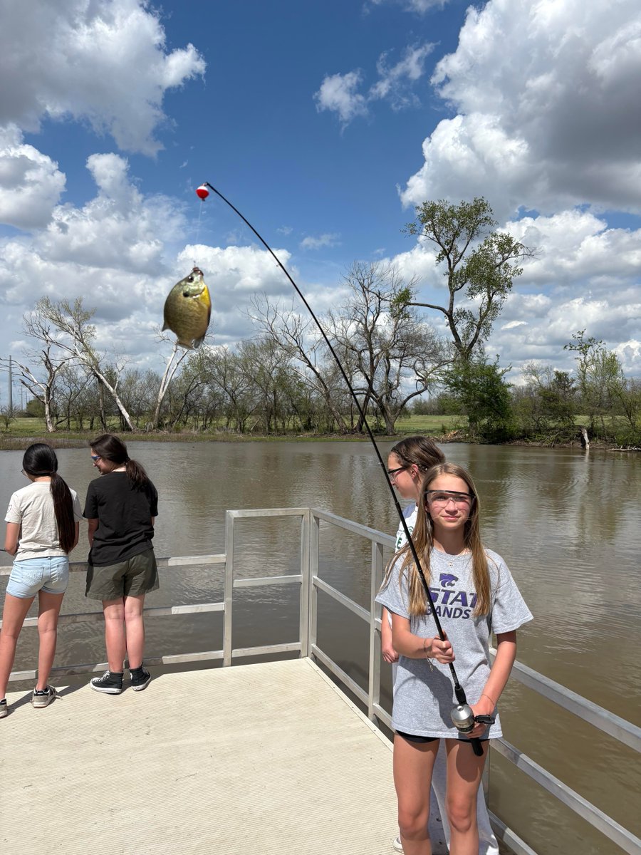 DNMSFalcons's tweet photo. McBride’s classes wrapped up fishing week with perfect weather for fishing. Kids had a great time learning to fish and overcoming aversions to all things slimy and wiggly! It was a great week of smiles, laughs and squeals! https://t.co/40nK3raikb