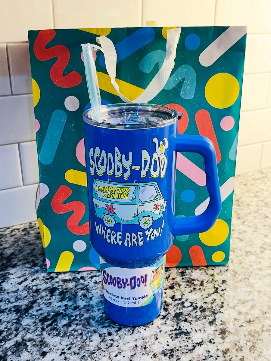ScoobyandCam's tweet photo. My niece and nephew surprised me with this Scooby-Doo cup for my birthday 🥹

They said the moment they saw it, they thought of me… and honestly, that just melts my heart. How sweet is that?! 🐾✨

I’ll definitely be sipping everything out of this and thinking of them every time. They are so precious 💛

#ScoobyDoo #MysteryMachine #BestGiftEver #FamilyLove #ScoobyDooAndCameronToo