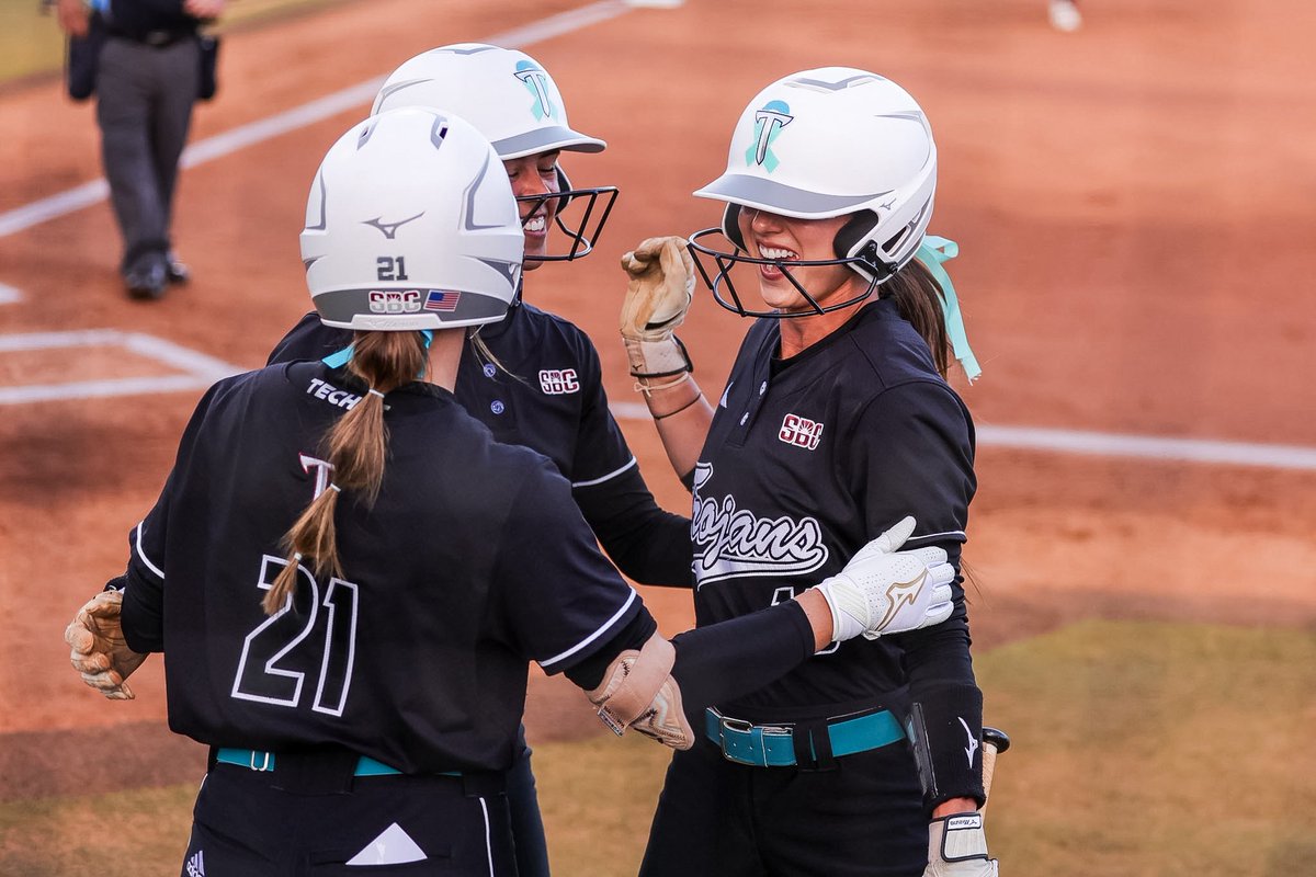 TroyTrojansSB's tweet image. 𝙁𝙄𝙍𝙀𝘿 𝙐𝙋.

#E³ | #OneTROY ⚔️🥎