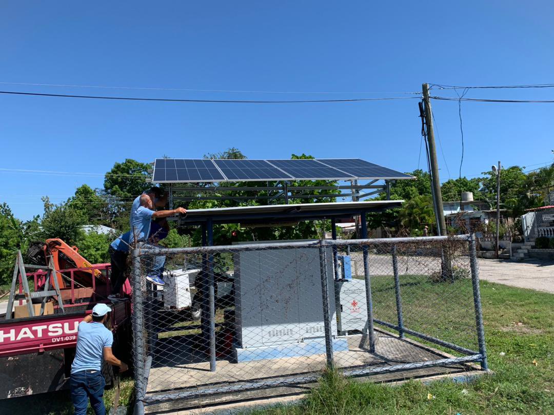 💡 Avanzamos en la expansión del aseguramiento energético con sistemas fotovoltaicos de 2 KW, fortaleciendo las comunicaciones en nuestras comunidades. 🌞
#EtecsaConCuba
