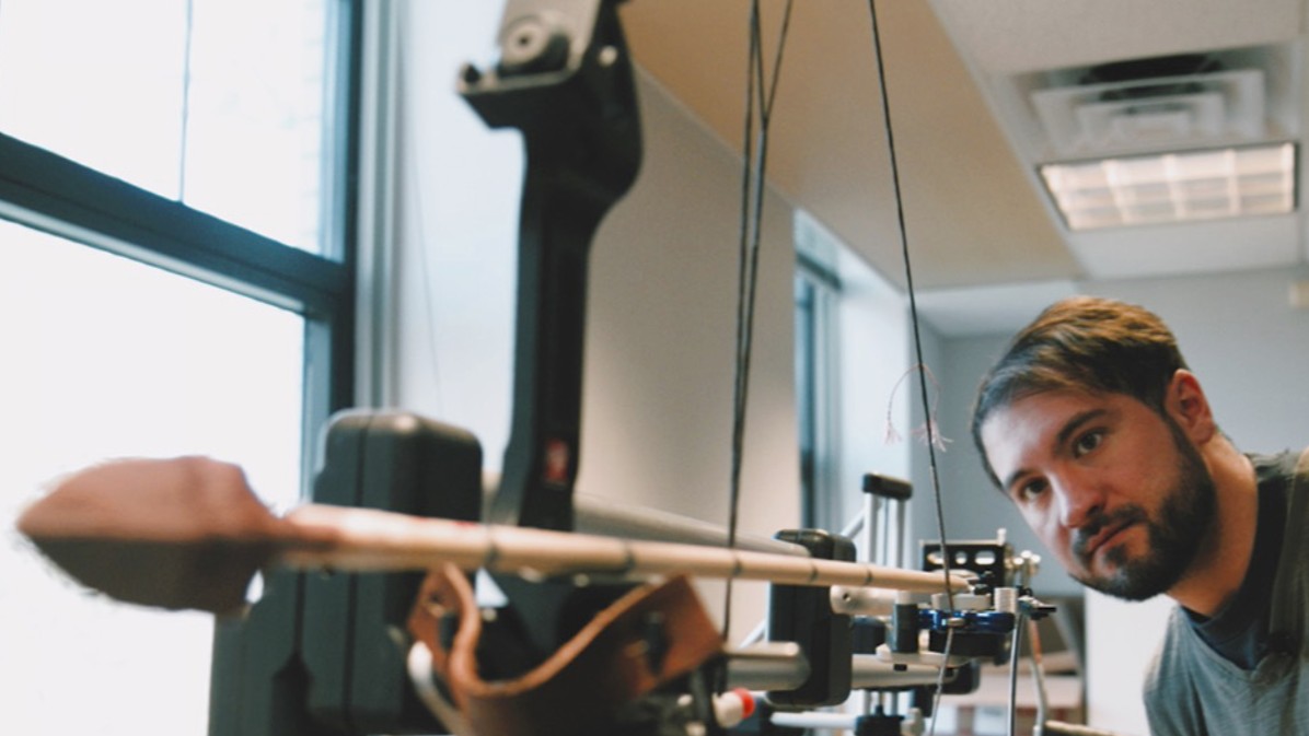 KSU_CollegeofAS's tweet image. Led by Kent State researcher Metin Eren, new research is cracking a 1,400-year-old mystery: why the bow and arrow rapidly replaced the atlatl across North America. 🏹🔍
 
Read more: kent.edu/cas/news/crack…
 
#KentState #Archaeology #Research