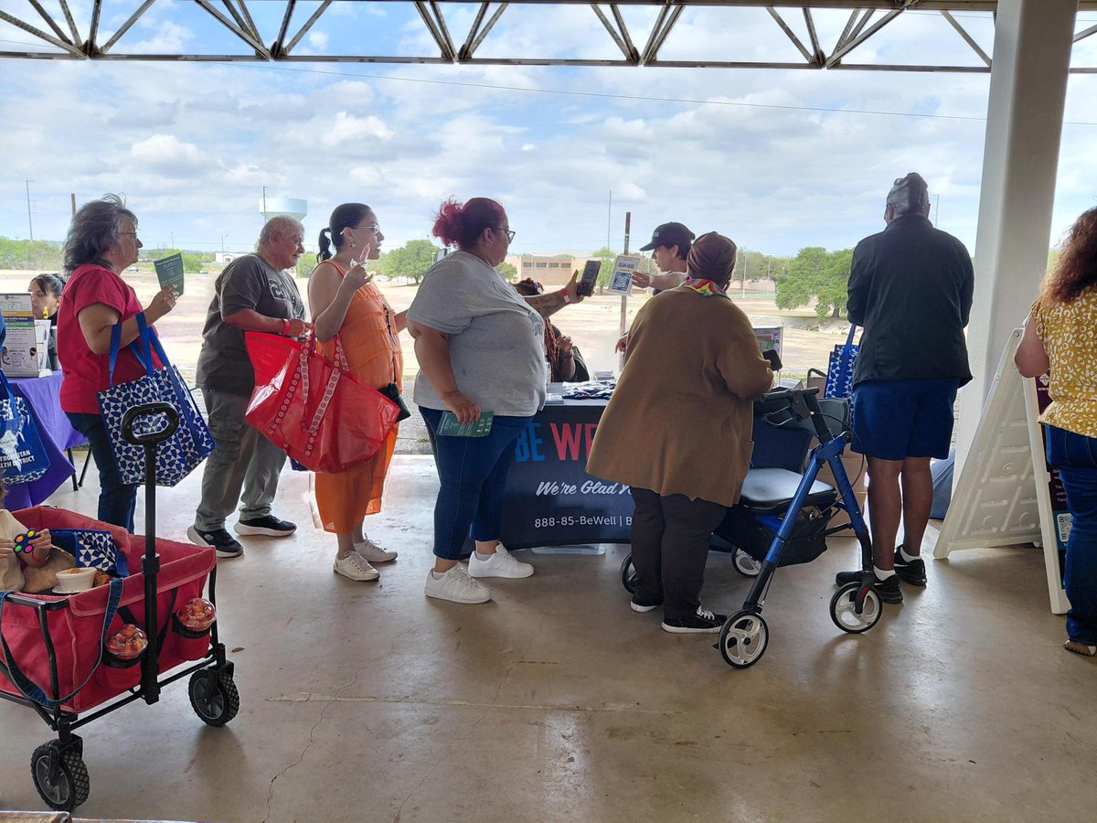 BeWellTexas's tweet photo. We had a wonderful time yesterday at the Public Health Fest hosted by @SAMetroHealth! 💙
It’s always meaningful to connect with community members and partners who are working every day to make a difference.
#CommunityFirst #PublicHealth #CommunityImpact https://t.co/h2pwcu4B8r