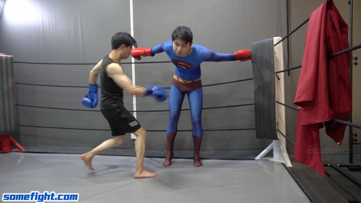 BADJ11985961's tweet photo. 高壮的周角超人竟如此不堪一击,反被矮小的暗黑打手俊杰轻松惨虐得直哀嚎......(3/4)
Somefight sfmm-85
Jiao vs. Jun Jie
#周角 #sfmm85 #Jiao #somefight #超人 #superman #hero #尚之格斗 #紧身衣 #虐腹 https://t.co/AmDamWV3gz