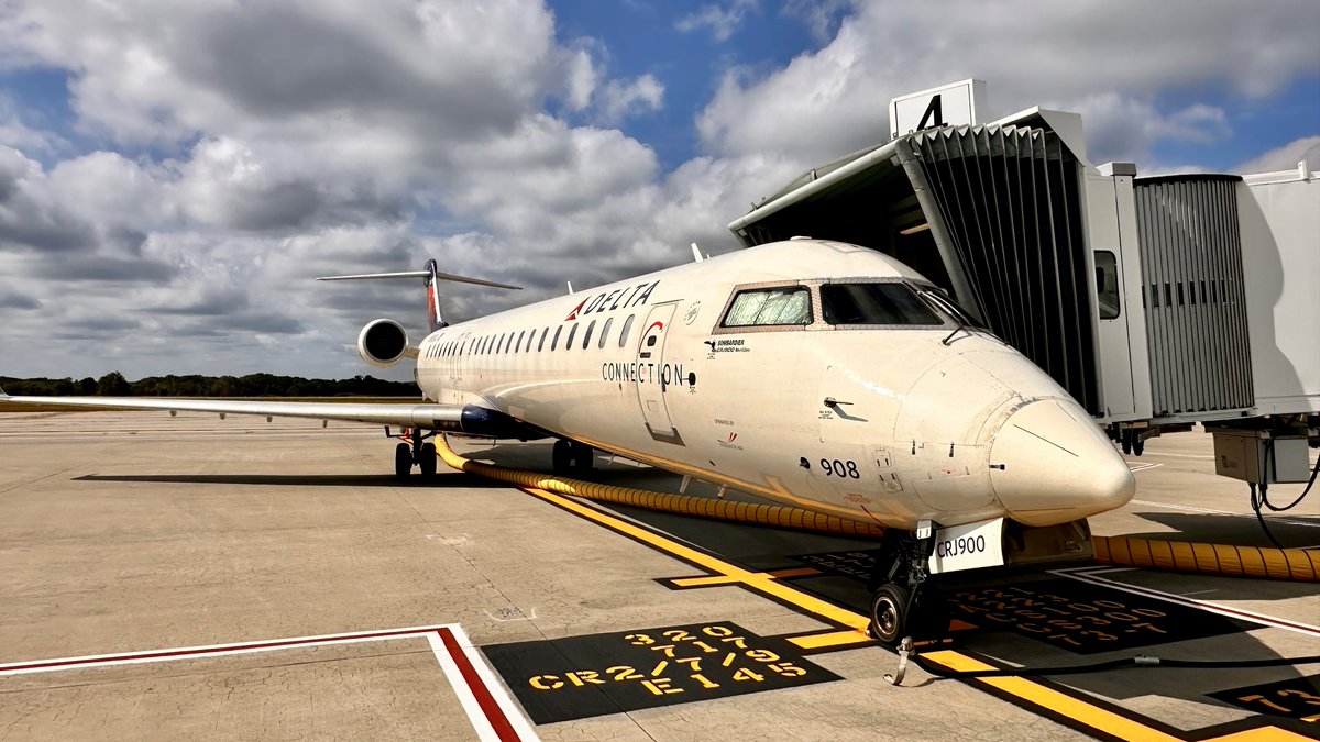 Worcester Airport tweet media