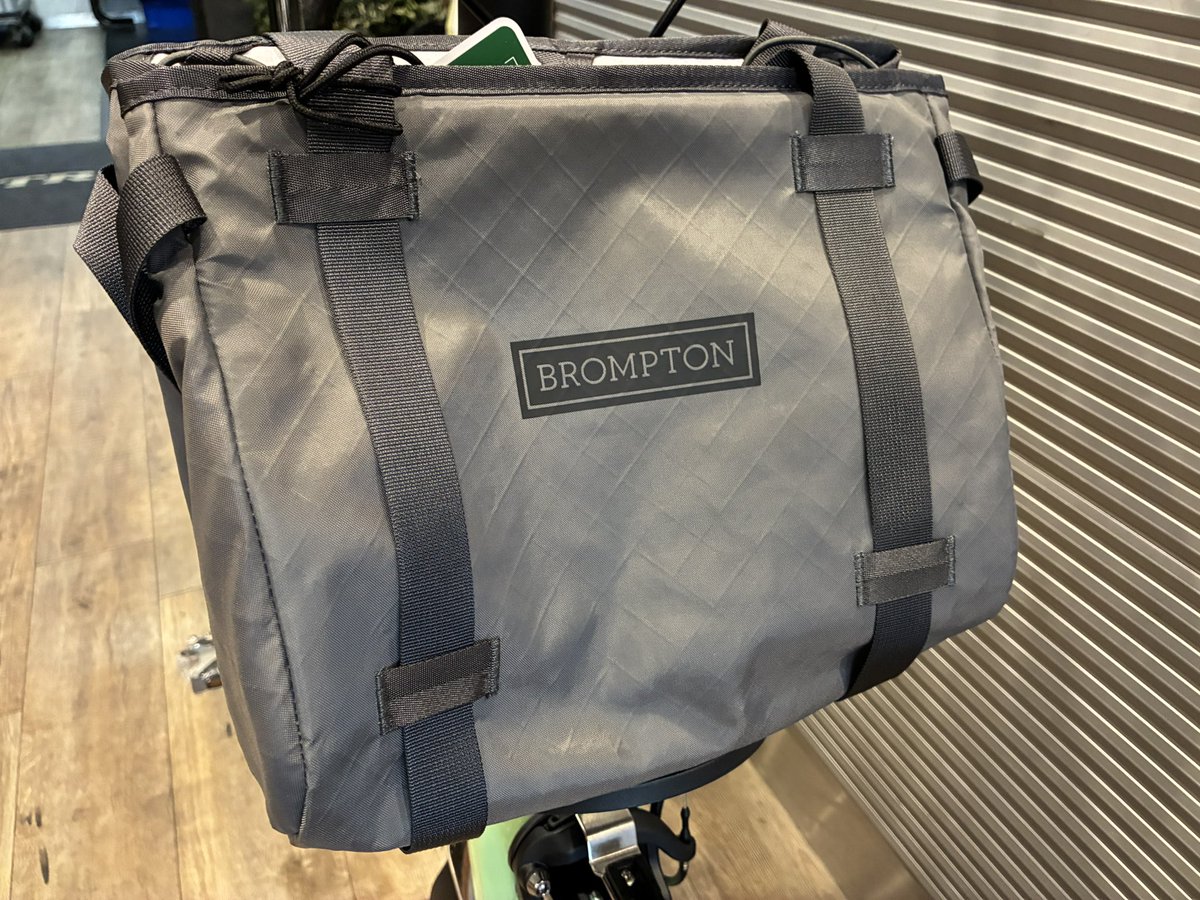 LOROCYCLEWORKS's tweet photo. 【限定モデル】
BROMPTON 新型P-Line Urban Explorerが入荷しました。
当店は、S4Lとなっています。
この自転車を使って、Urban(都市)のExplorer(探検家)になろう!
#ブロンプトン #brompton #Pline #urban https://t.co/DN1iM6D3oD