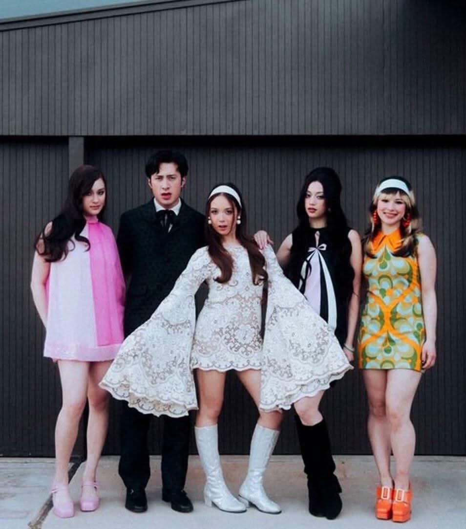 444luckyboy's tweet photo. wait yall may new cast na ako para sa sisters 😭😭 https://t.co/fbnek7qAle