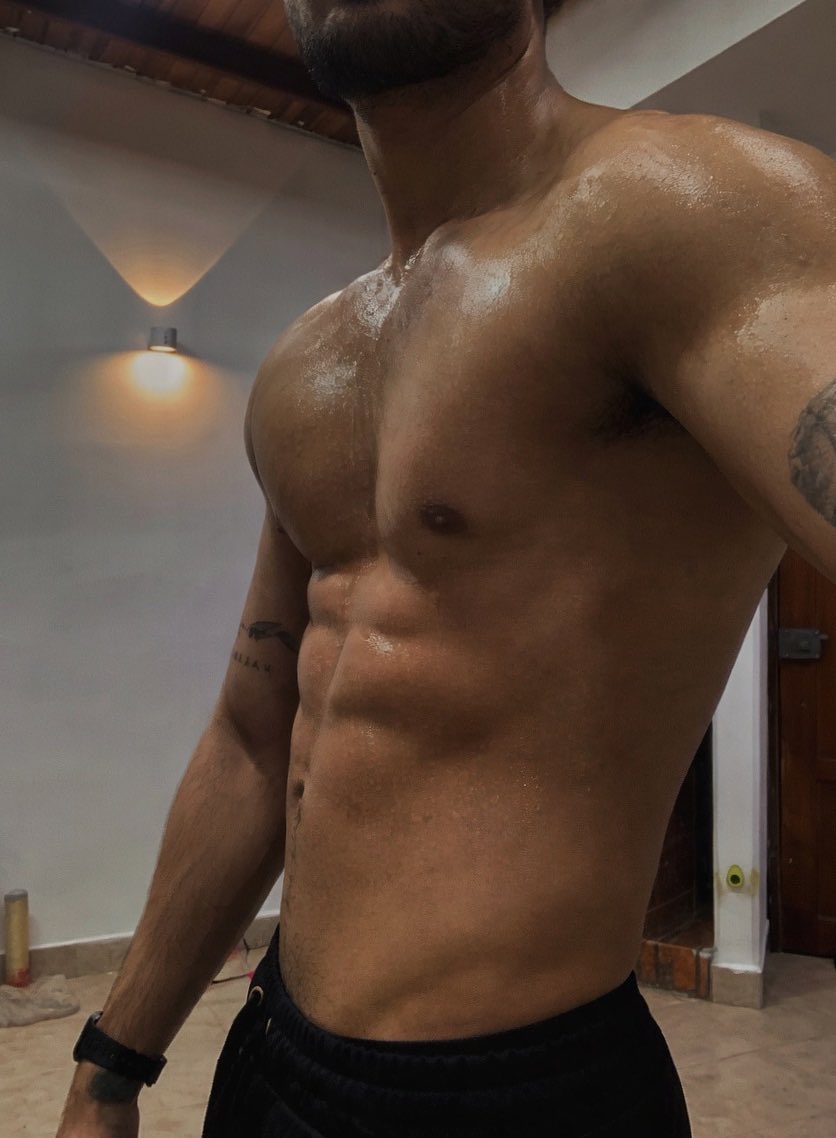 19XXLDiscreto's tweet photo. 💦 https://t.co/sQAxgr05aS