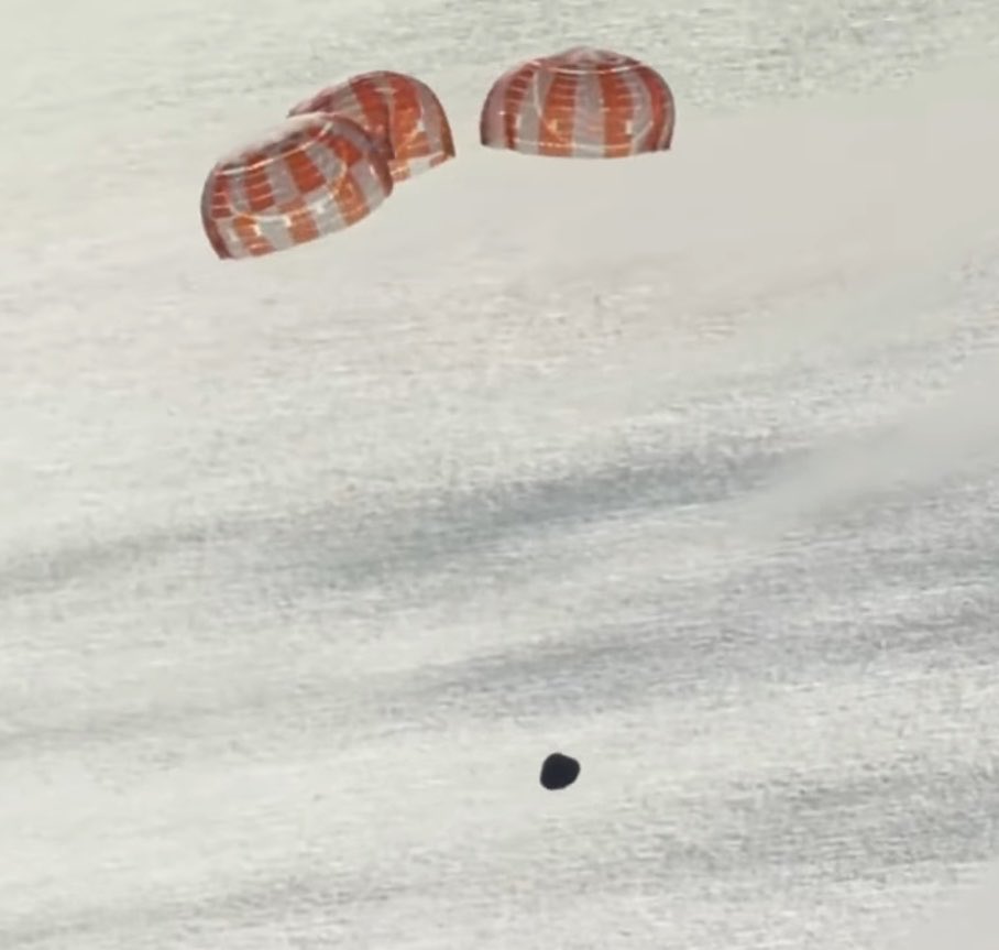 theBreakerNews's tweet image. #Splashdown #Integrity #Artemis