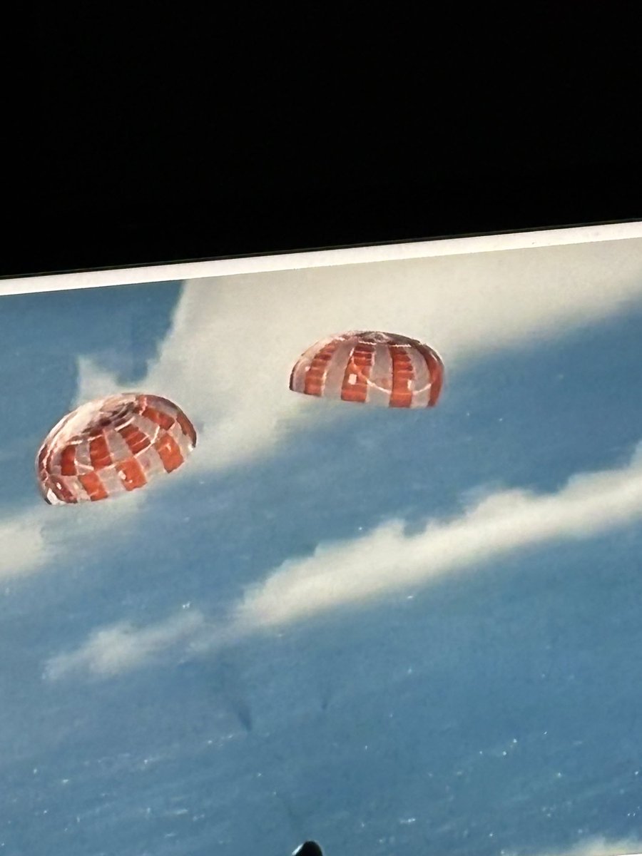 _mcflyingaway's tweet photo. sponsored by tunnocks tea cakes #artemis2 #moonmission #nasa https://t.co/O3dRqcmgIF