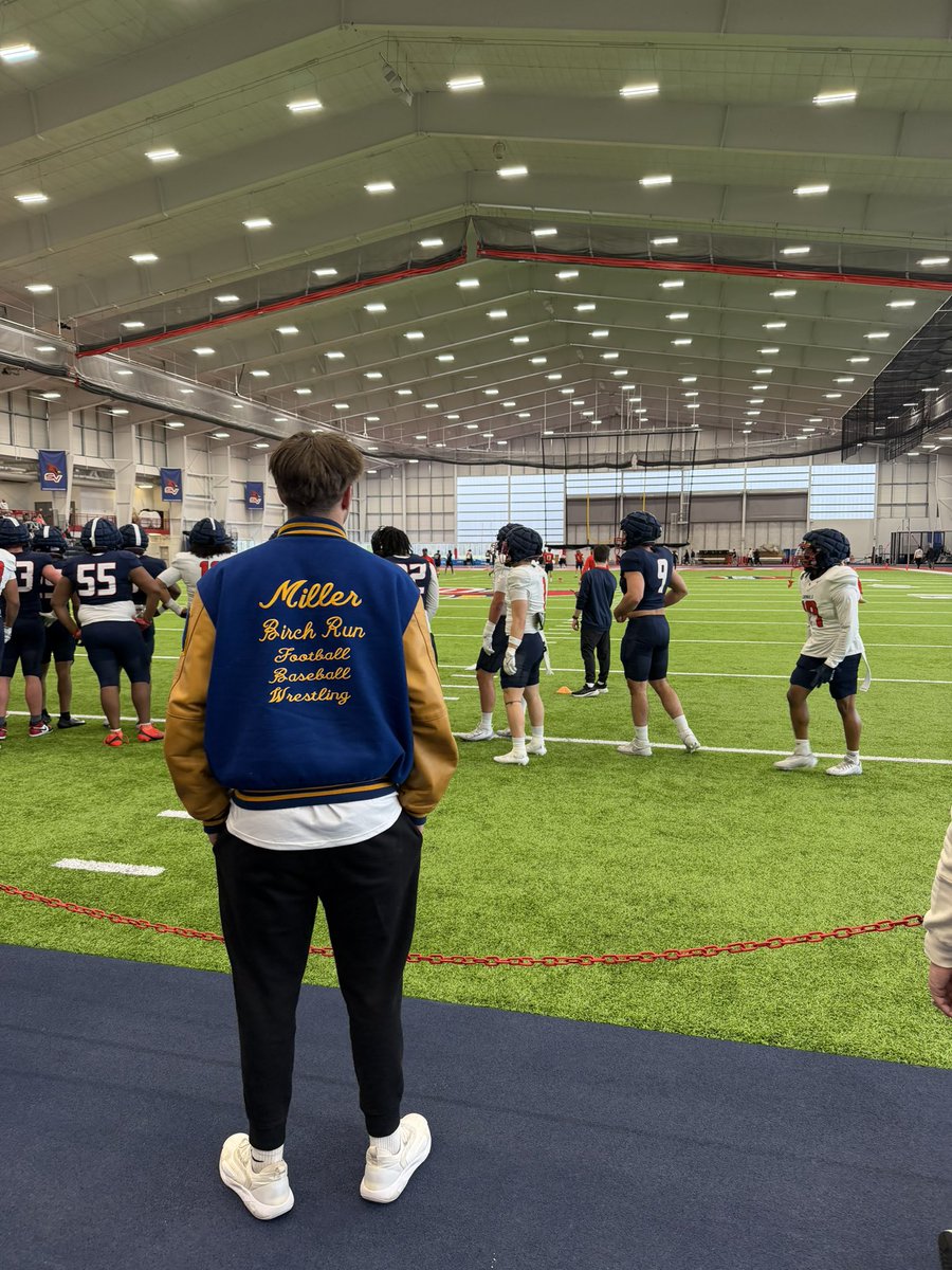 kalebmiller75's tweet photo. Thank you again @CoachGus90 for the Junior Day invite I love what you guys are doing with the program and the atmosphere is amazing. I can’t wait to get to your camp. @svsu_football 

@TheD_Zone @MIexposure https://t.co/qUpFlovgl7