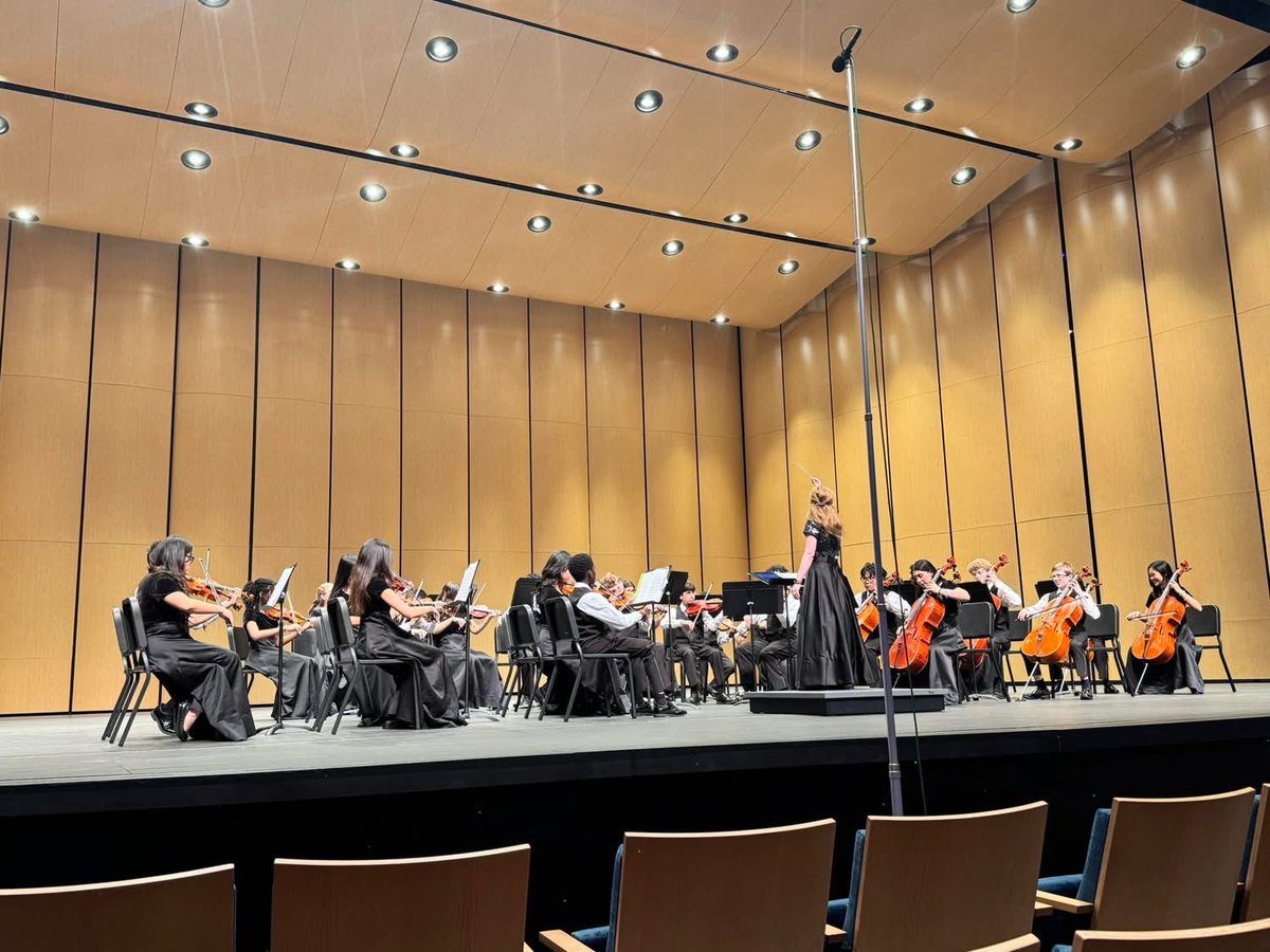 GoodsonOrch's tweet photo. BRAVO Goodson Chamber Orchestra on a beautiful UIL SWEEPSTAKES performance! 🥇 @goodsongms @cfisd_finearts @CFISD_Music https://t.co/mKX5Th0hIH