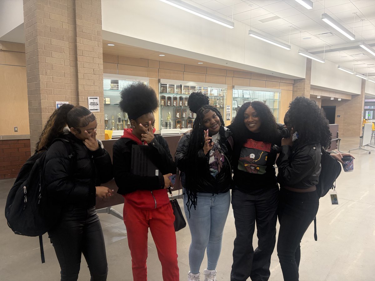 sm_washington08's tweet photo. I know, I know, it’s been a while since you’ve heard from me but life has been “lifing”! These babies were with me at Woodville ES and they’re now with me at Highland Springs HS. #impact #WoodvilleBears #Springers ⁦@HSHS_Principal⁩ https://t.co/rmv6RxlosW