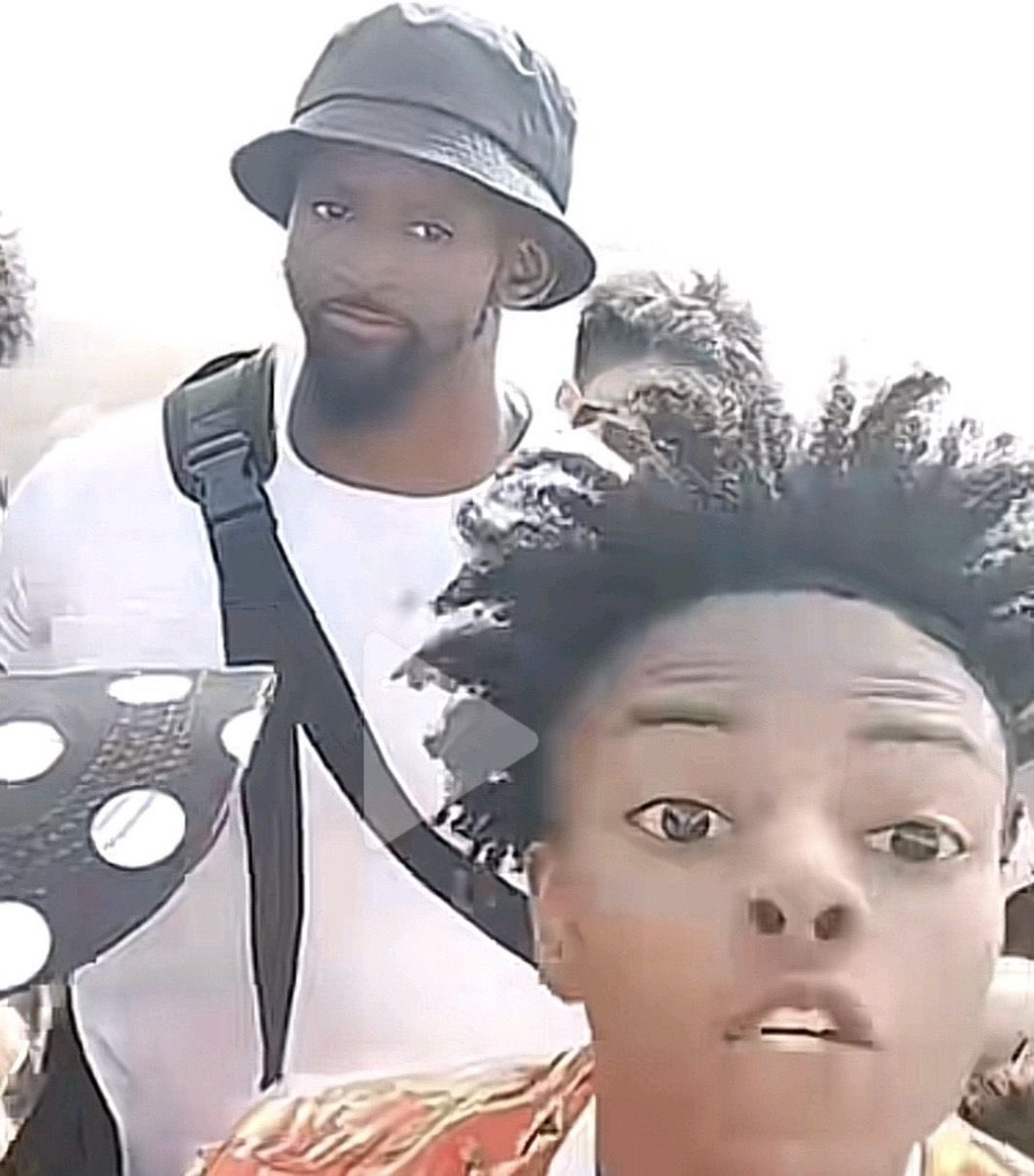 CharizardBarrage tweet media