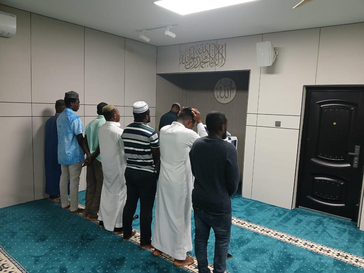 Khuddam Ghana tweet media