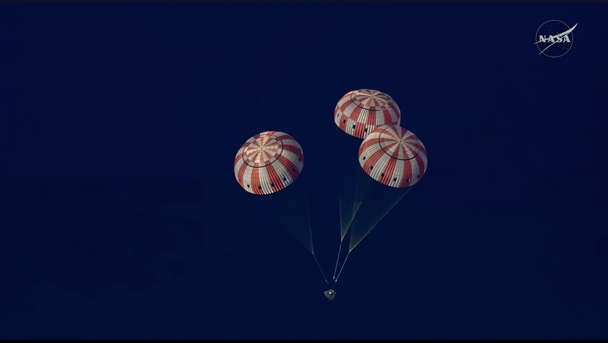 Artemis II je sleteo ❤️
A mi se brinemo kako ćemo letos prelaziti granicu☝️