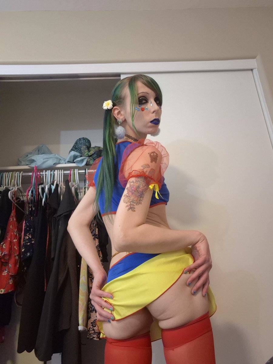 ❄️ SᑎOᗯY ᗩᑎGᕮᒪ ❄️ 😇🤟 tweet media