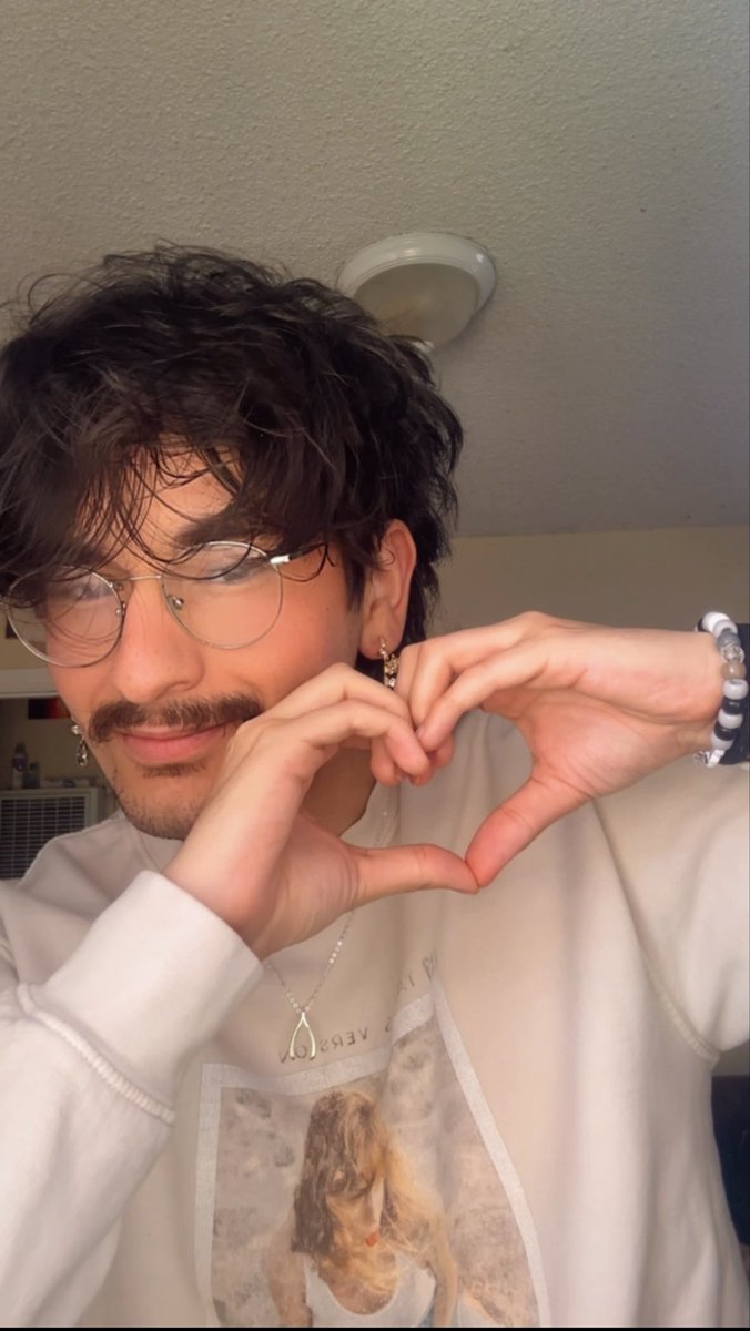 steph ✮⋆˙ tweet media