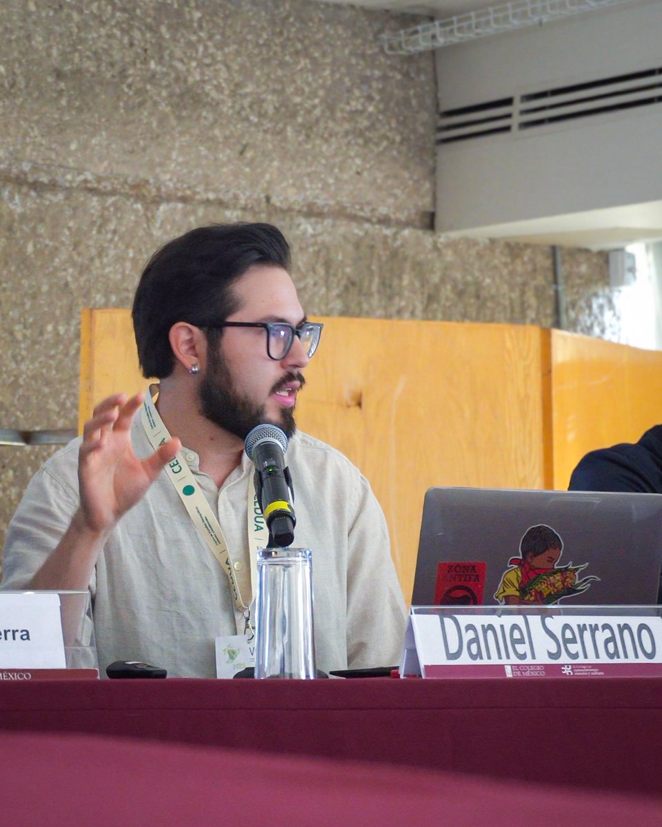 DanielUsigli's tweet photo. Ayer regresé al colmex para hablar sobre vulnerabilidad social al cambio ambiental global en contextos lacustres. https://t.co/ldVp4AMvAN