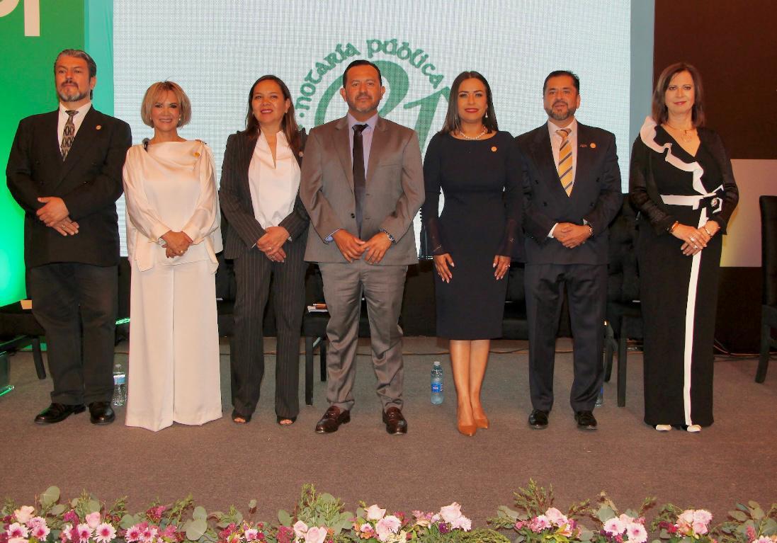 sedecoslp's tweet photo. San Luis Potosí fortalece la profesionalización del sector inmobiliario 🏡
Nuestro titular Jesús Salvador González Martínez impulsa acciones para mejorar la regulación, capacitación y uso de tecnología, brindando mayor certeza a las operaciones.
#RicardoGallardo #PotosíSinLímites https://t.co/aIrRSePIwk