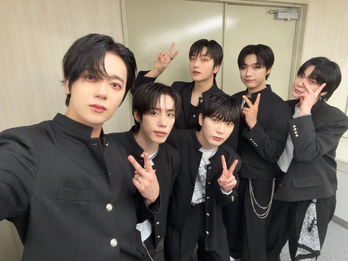 OMEGA X Official tweet media