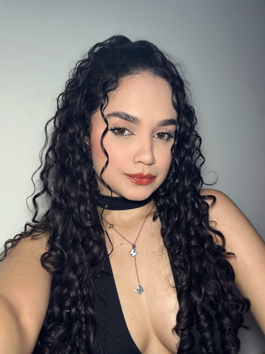 laurinha tweet media