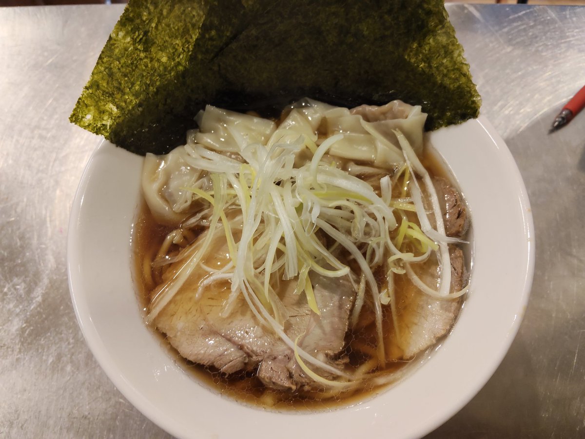 本日ゲリラは
「粗刻みにんにくの濃厚味噌つけ麺1.5玉」
日暮里、西日暮里お立ち寄りの際は是非御来店下さいませ🙇