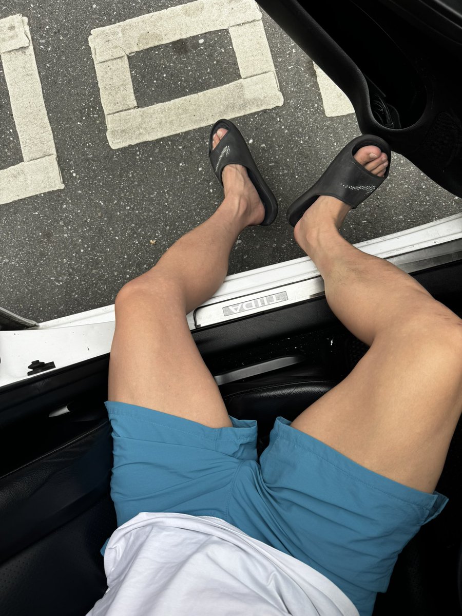 bigass106's tweet photo. 推特被停權！追蹤的好菜都不見了啦！ https://t.co/IQz6Z6uZKv