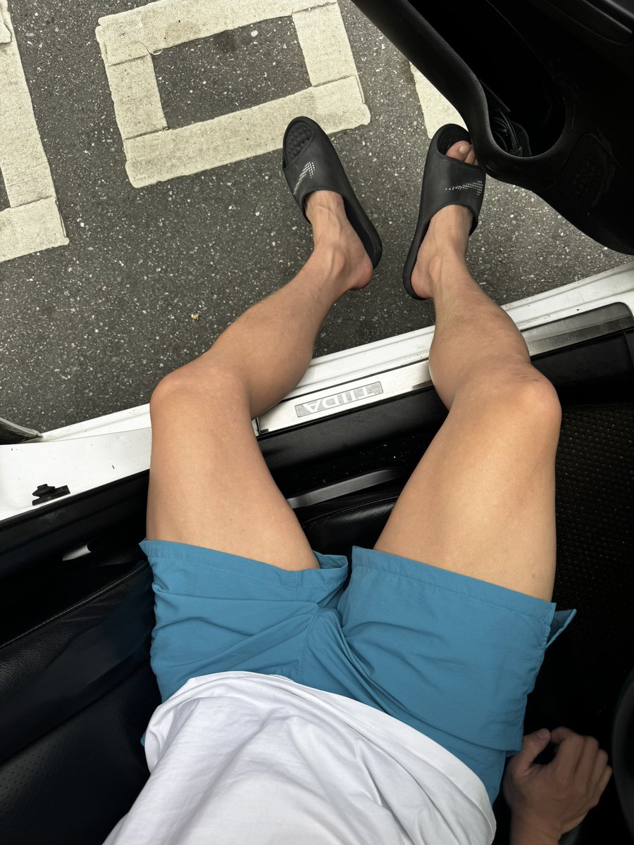 bigass106's tweet photo. 推特被停權！追蹤的好菜都不見了啦！ https://t.co/IQz6Z6uZKv