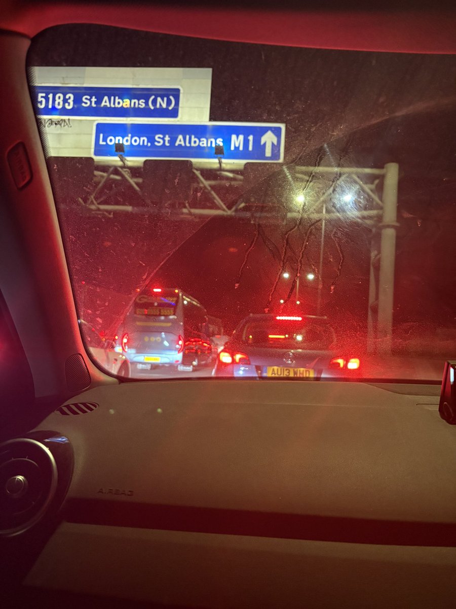 There shouldn’t be this much traffic at 1 in the morning 😩