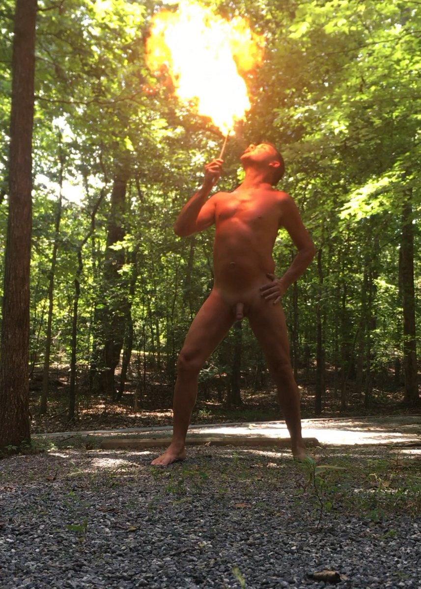 thenudewander_8's tweet photo. Happy Full Frontal Friday…
•
•
Model: @thenudewander_8 
•
#fullfrontalnudity #fullfrontalfriday #Fridayfullfrontal #malenudity https://t.co/Z2mIoawVCN