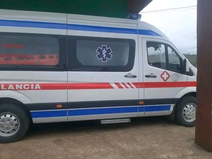 Los servicios de Salud  del municipio #Maisí se revitalizan con la asignación de una flamante ambulancia, la que ha llegado este 10 de abril. Con ella, está la respuesta a las muchas emergencias de los de esta tierra. #SomosMaisí <a href="/LaVozDelSol/">Lorenis</a> <a href="/GuerreroDGuaso/">Guerrero del Guaso💪🇨🇺</a> <a href="/Deguantanamo/">Mabel Guantánamo</a>