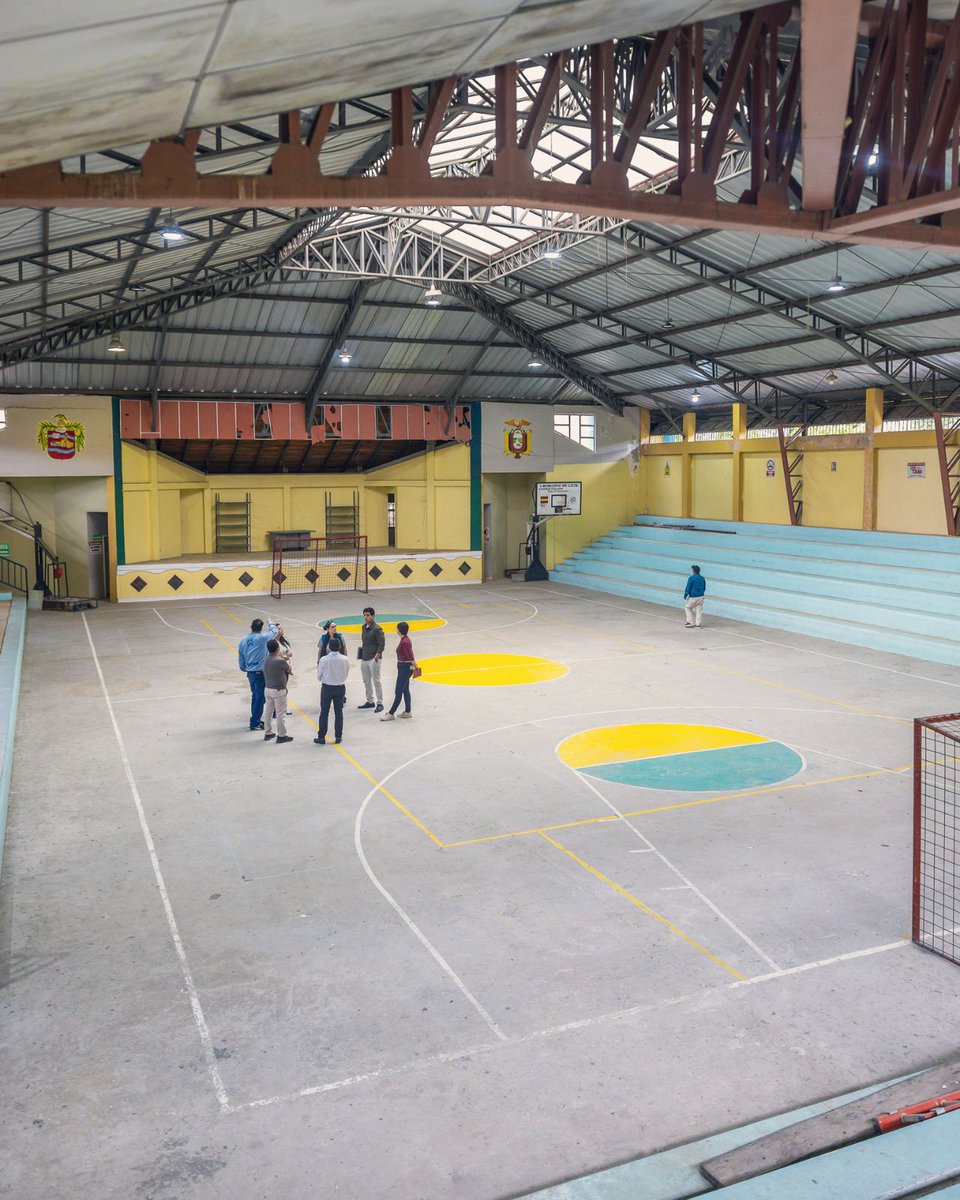 MunicipioDeLoja's tweet photo. #LojaRural || La alcaldesa Diana Guayanay realizó un recorrido en el coliseo de la parroquia Vilcabamba, donde se proyectan importantes acciones para fortalecer el deporte y recuperar este espacio para la comunidad.

#TrabajoEnMarchaPorLoja
#DianaGuayanayAlcaldesaDeLoja https://t.co/mDGmPtr8Gh