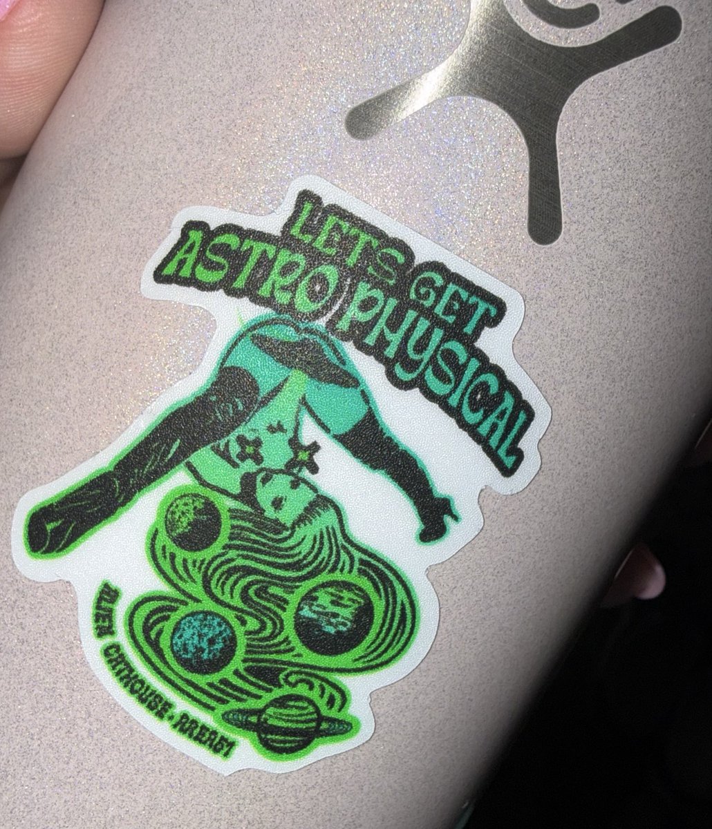 lovely_lessi's tweet image. Obsessed with my new sticker from the Alien Center/Alien Cat House 👽