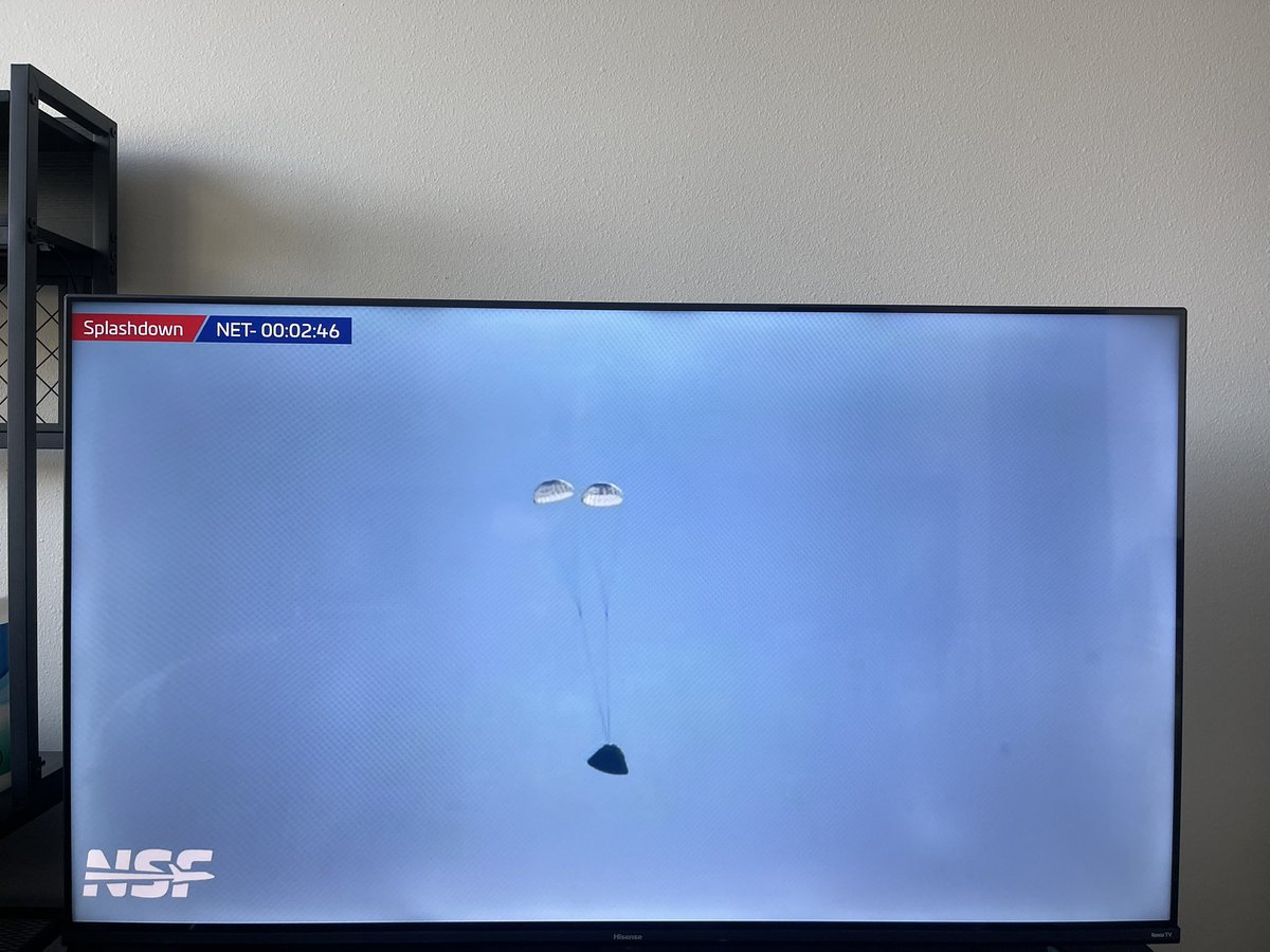 JuiceBox815's tweet photo. WELCOME HOME ARTEMIS II 🤩🥳🎉 #NASA #ArtemisII, job very well done!!! 👏🏻👏🏻👏🏻 thank you for goin to the Moon 🌖🩶 https://t.co/D13G2Y02h2